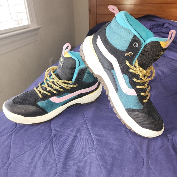 Vans Shoes - VANS Ultrarange EXO